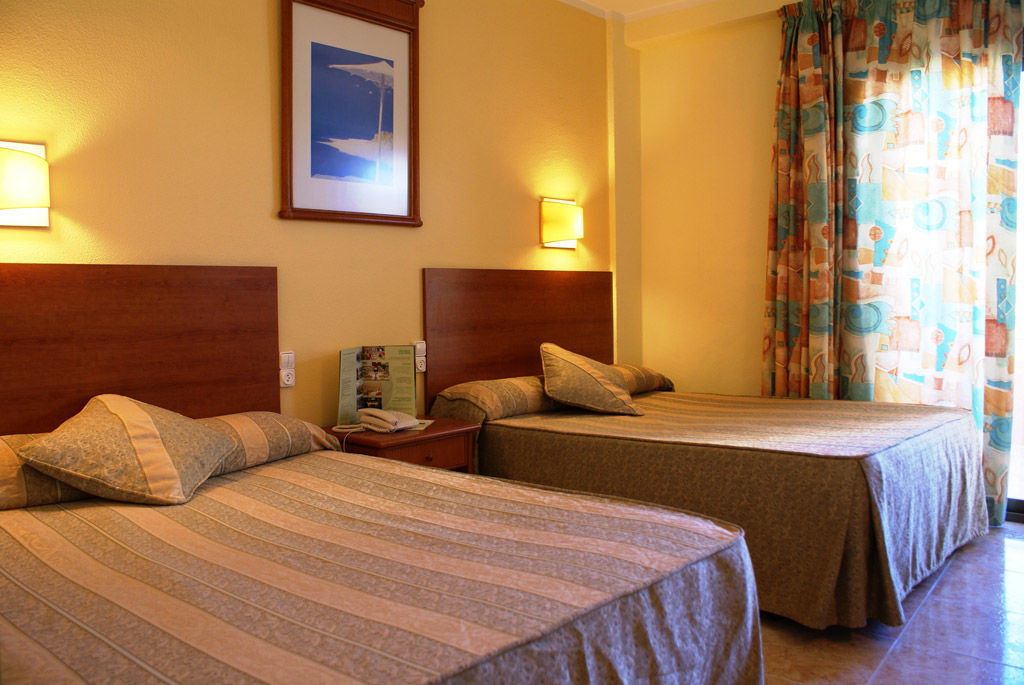 Hotel Benidorm East By Pierre & Vacances מראה חיצוני תמונה